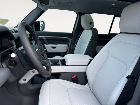 New 2026 Land Rover Defender 110 X-Dynamic SE AWD/4WD image 9