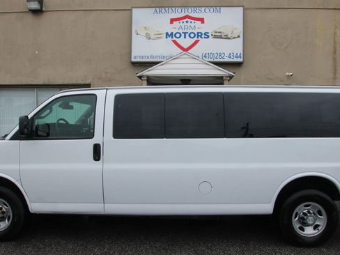 Used 2019 Chevrolet Express 3500 LT w/ LT Preferred Equipment Group image 5