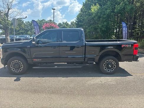 Used 2025 Ford F250 Platinum AWD/4WD image 1