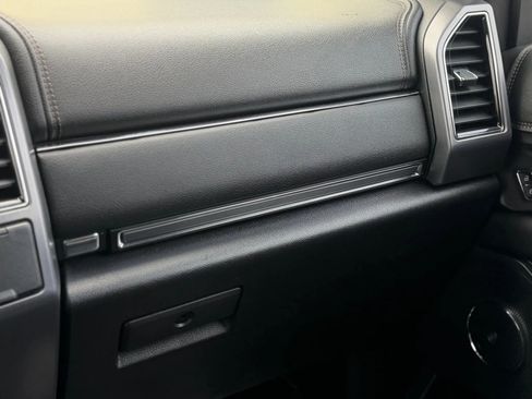 Used 2018 Ford Expedition Platinum image 43