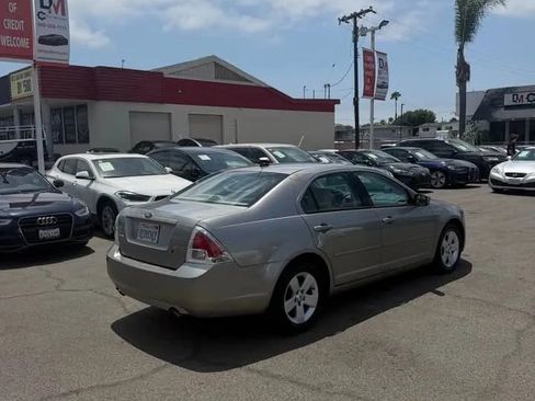 Used 2008 Ford Fusion SE FWD image 4