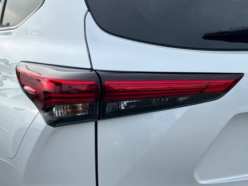 Used 2022 Toyota Highlander Bronze Edition image 20