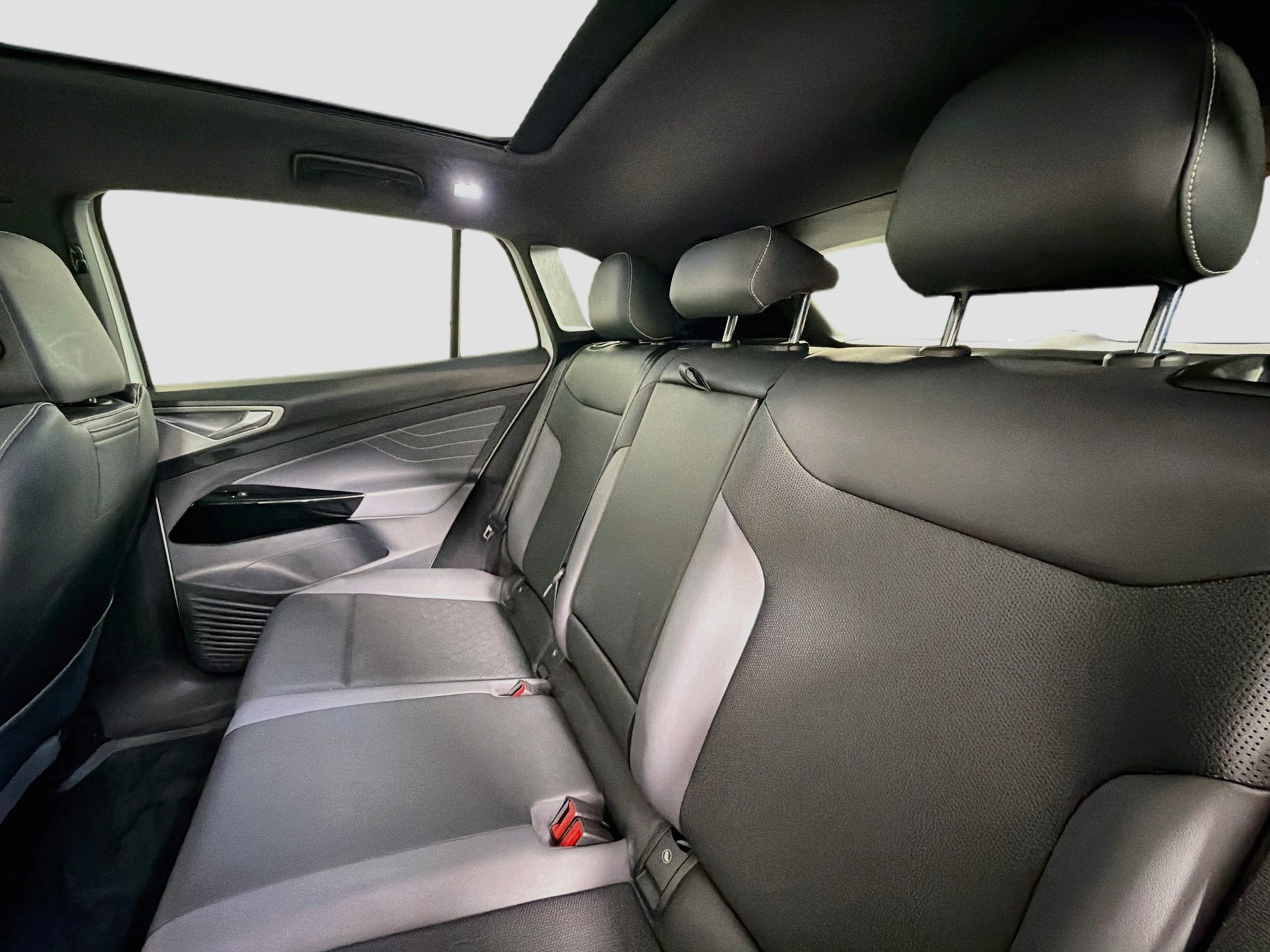 Certified 2023 Volkswagen ID.4 S RWD image 23