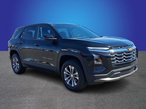 Used 2026 Chevrolet Equinox LT FWD image 2