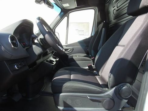 New 2025 Mercedes-Benz Sprinter 2500 image 9
