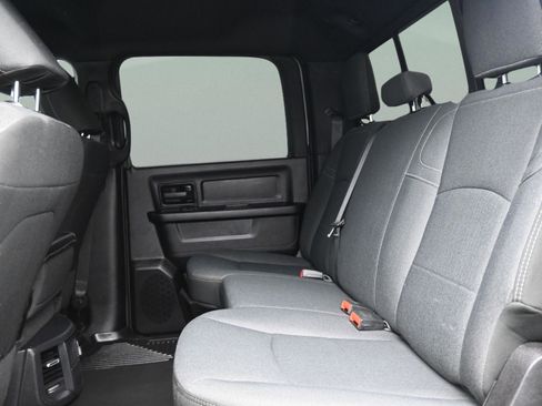 Used 2024 RAM 2500 Tradesman w/ Chrome Appearance Group image 14