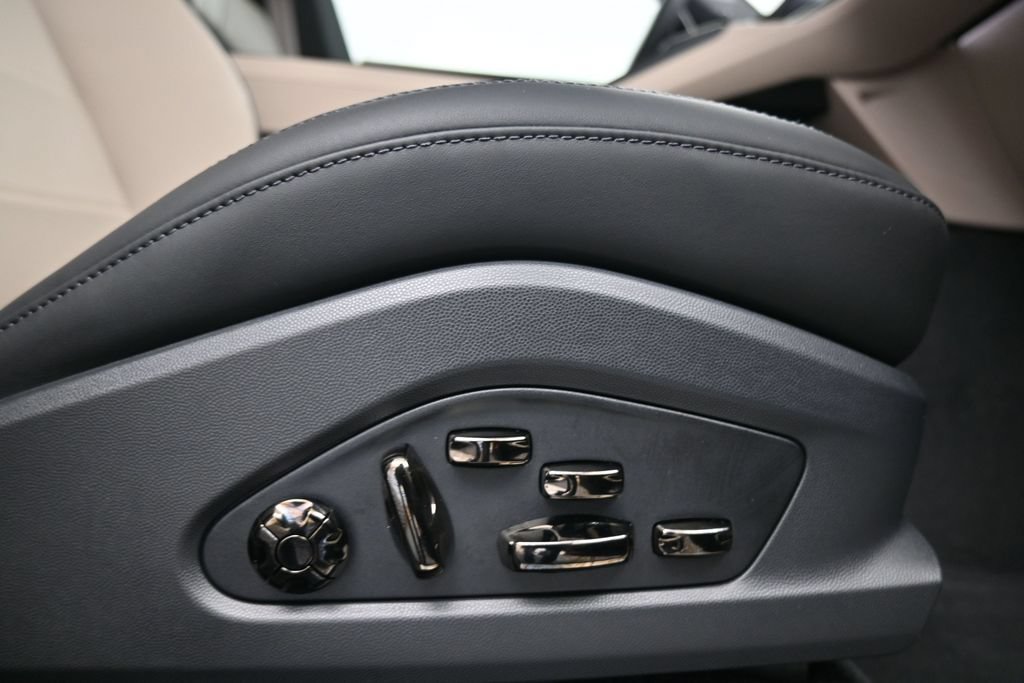 Used 2026 Porsche Cayenne Electric AWD/4WD image 15