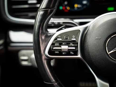 Used 2022 Mercedes-Benz GLS 450 4MATIC w/ AMG Line Exterior image 31