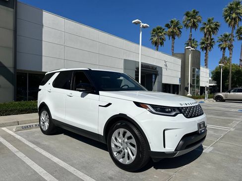 Used 2026 Land Rover Discovery S AWD/4WD image 2
