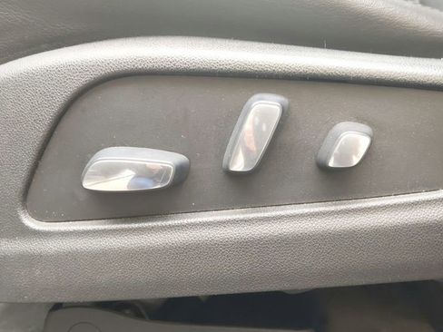 Used 2017 Cadillac XT5 Luxury image 17