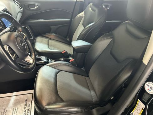 Used 2019 Jeep Compass Latitude AWD/4WD image 10
