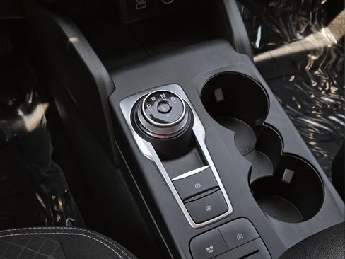 Used 2025 Ford Escape Active AWD/4WD image 19