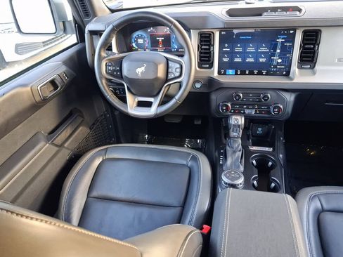 Used 2025 Ford Bronco Outer Banks AWD/4WD image 11