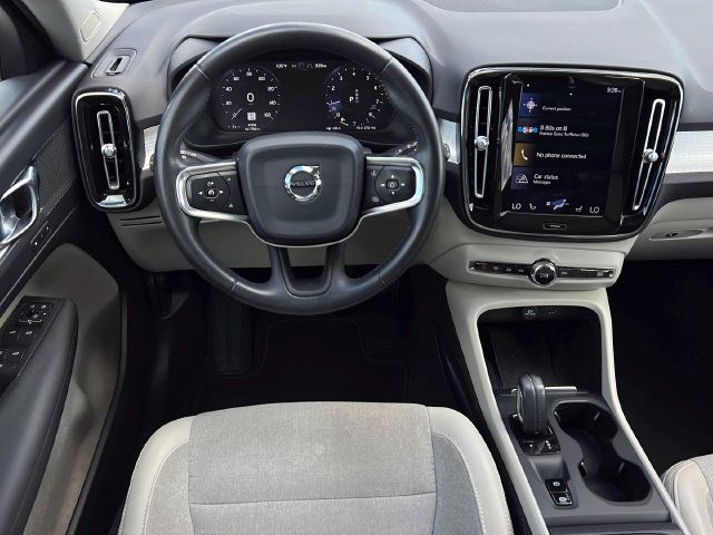 Used 2020 Volvo XC40 T5 Momentum AWD/4WD image 23