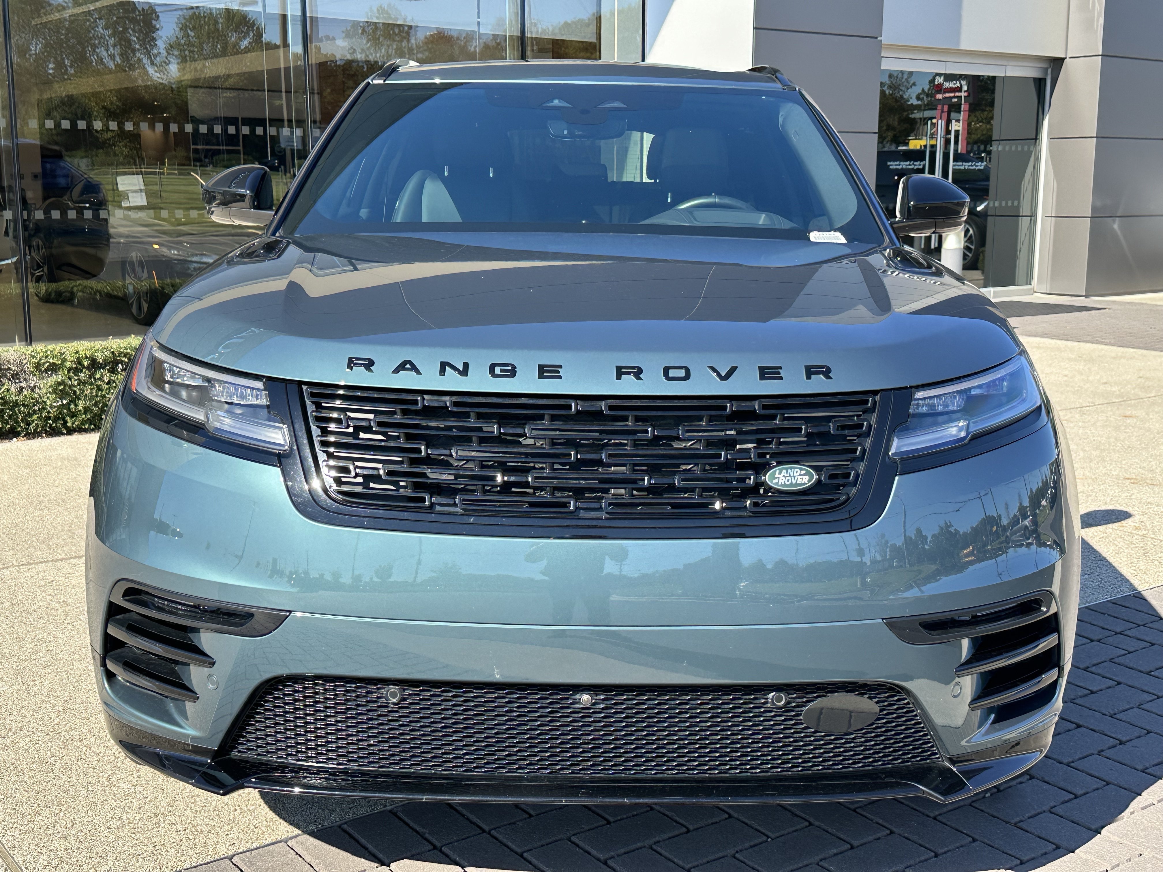 Certified 2026 Land Rover Range Rover Velar Dynamic SE AWD/4WD image 9