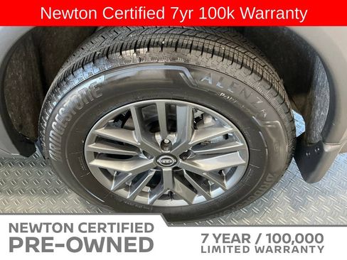 Used 2025 Nissan Rogue S FWD image 37