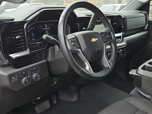 Used 2025 Chevrolet Silverado 1500 LT image 25