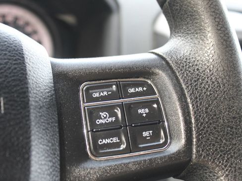Used 2015 RAM 1500 Express AWD/4WD image 23