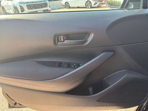 Used 2025 Toyota Corolla LE FWD image 18