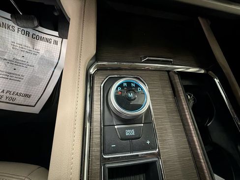 Used 2024 Ford Expedition Limited RWD image 16