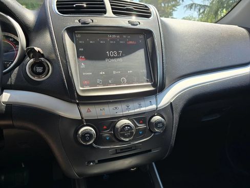Used 2019 Dodge Journey SE FWD image 20