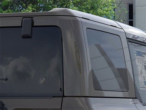 New 2025 Ford Bronco Outer Banks w/ Sasquatch Package image 25