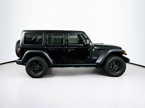 Used 2024 Jeep Wrangler Unlimited AWD/4WD image 10