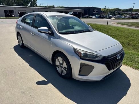 Used 2019 Hyundai Ioniq Blue FWD image 4