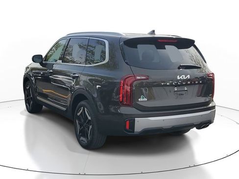 Certified 2024 Kia Telluride S w/ S Sunroof Package AWD/4WD image 3