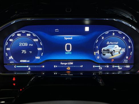 Used 2023 Chevrolet Silverado 1500 ZR2 w/ Technology Package image 9