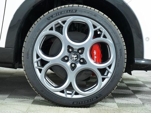 New 2024 Alfa Romeo Tonale Veloce image 14