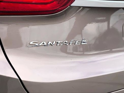 Used 2019 Hyundai Santa Fe FWD image 10
