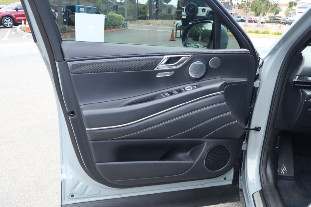 Used 2025 Genesis GV80 3.5T e-SC AWD/4WD image 18