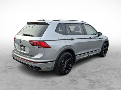 Used 2023 Volkswagen Tiguan SE R-Line image 5