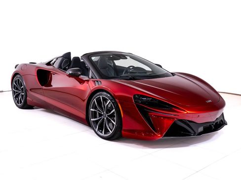 Used 2025 McLaren Artura Spider RWD image 9