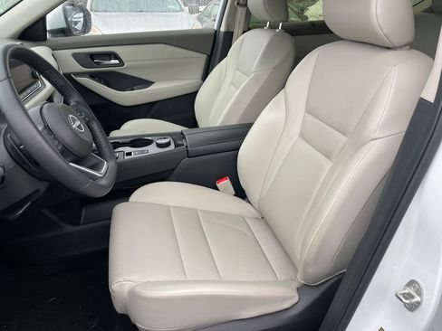 Certified 2024 Nissan Rogue SV w/ SV Premium Package image 7