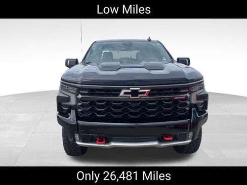 Used 2023 Chevrolet Silverado 1500 ZR2 image 2