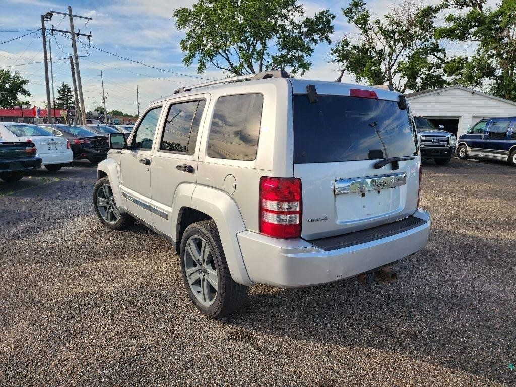 Used 2011 Jeep Liberty Sport AWD/4WD image 7
