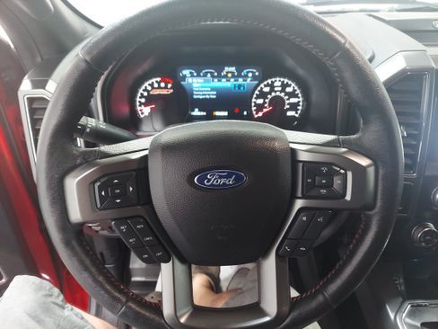 Used 2019 Ford F150 Lariat w/ Equipment Group 502A Luxury AWD/4WD image 9