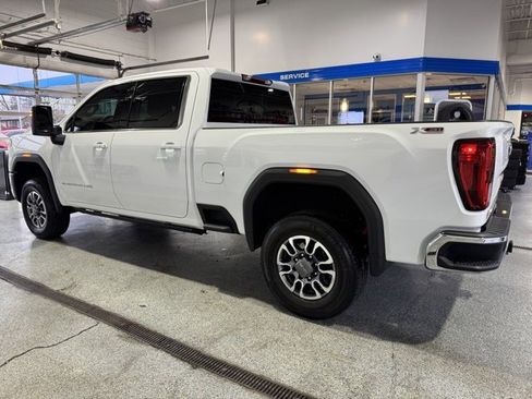 Used 2025 GMC Sierra 3500 SLE w/ SLE Value Package image 5