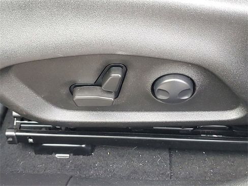 Used 2023 Jeep Renegade Limited image 7