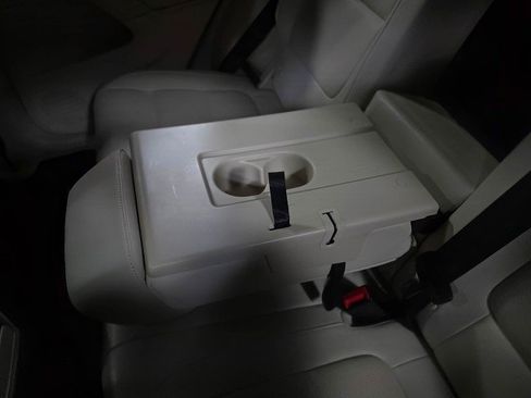 Used 2017 Volkswagen Tiguan S image 17