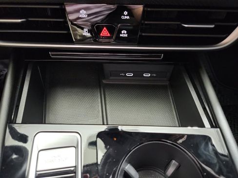 Certified 2024 Volkswagen Atlas SE FWD image 23