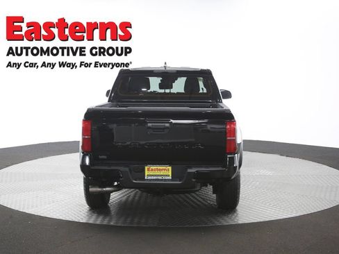 Used 2025 Toyota Tacoma TRD Off-Road AWD/4WD image 36