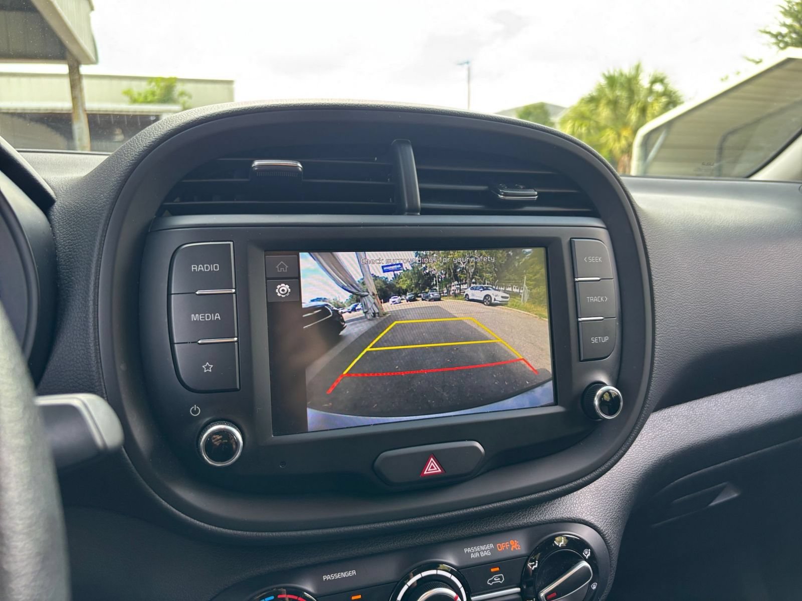 Used 2025 Kia Soul LX w/ LX Technology Package FWD image 21