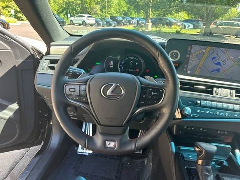 Used 2022 Lexus ES 300h F Sport w/ Accessory Package 2 FWD image 15