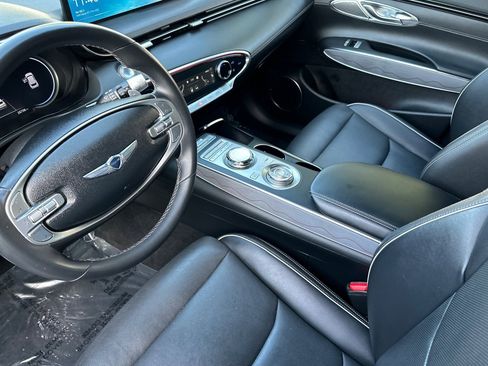 Used 2023 Genesis GV70 2.5T w/ Advanced Package image 11