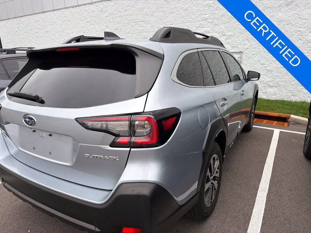 Used 2024 Subaru Outback Premium AWD/4WD image 4