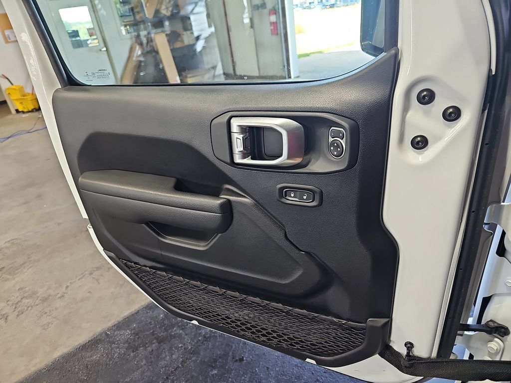 Used 2022 Jeep Wrangler Unlimited Sport AWD/4WD image 26