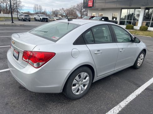 Used 2014 Chevrolet Cruze LS image 4